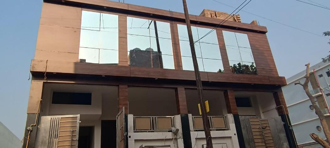 Geeta Dham Otel Vrindāvan Dış mekan fotoğraf