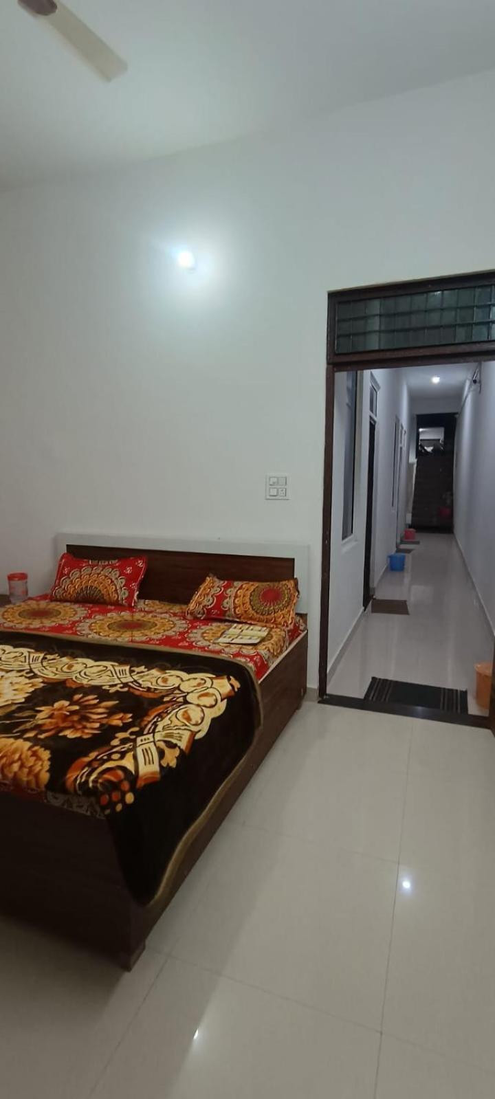 Geeta Dham Otel Vrindāvan Dış mekan fotoğraf