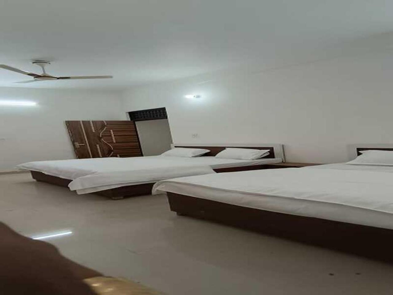 Geeta Dham Otel Vrindāvan Dış mekan fotoğraf
